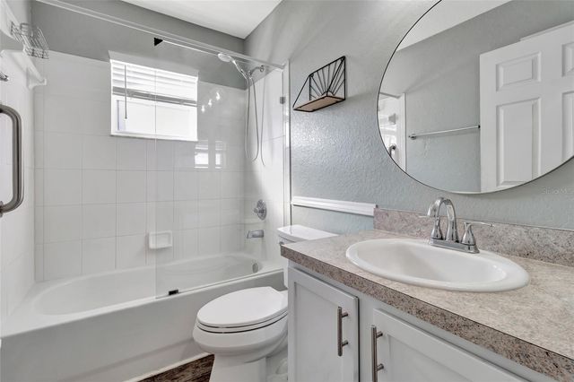 23905 NARROWLEAF COURT, Leesburg, FL 34748