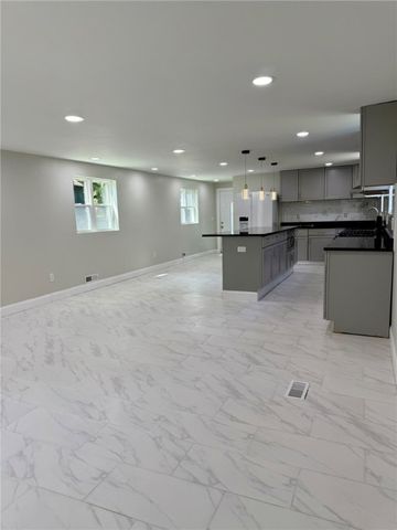 27 North Washington Avenue, Oxford, NY 13830