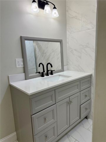 27 North Washington Avenue, Oxford, NY 13830