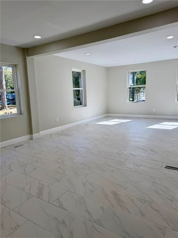 27 North Washington Avenue, Oxford, NY 13830