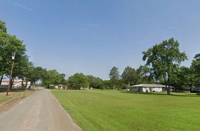 9999 Stadium Street, Van, TX 75790