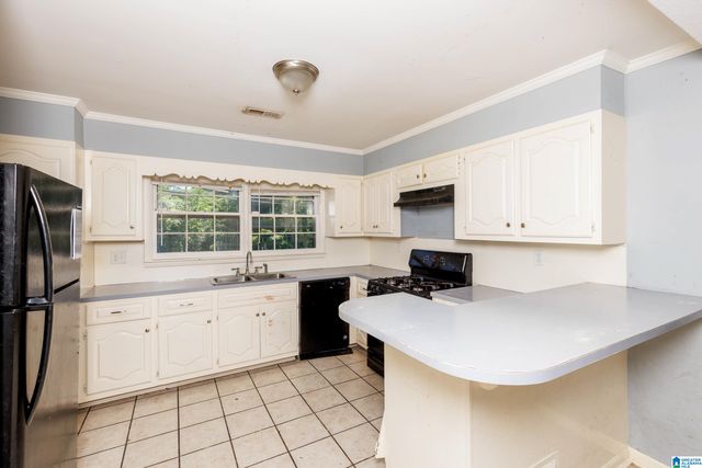 631 17TH STREET S, Bessemer, AL 35020