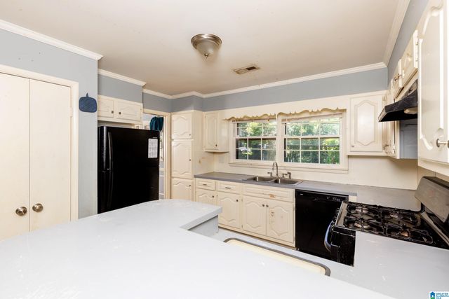 631 17TH STREET S, Bessemer, AL 35020
