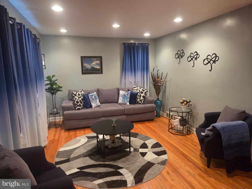 8116 LEONARD ST, PHILADELPHIA, PA 19152 — photo 4