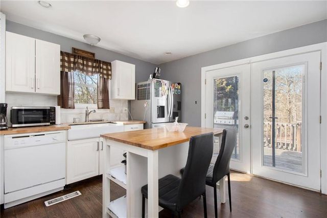 1585 Golden Pond Pass, Buchanan, GA 30113