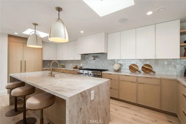 409 Crest Drive, Manhattan Beach, CA 90266