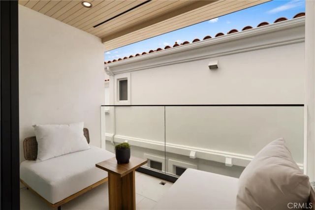 409 Crest Drive, Manhattan Beach, CA 90266
