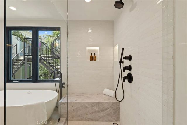 409 Crest Drive, Manhattan Beach, CA 90266