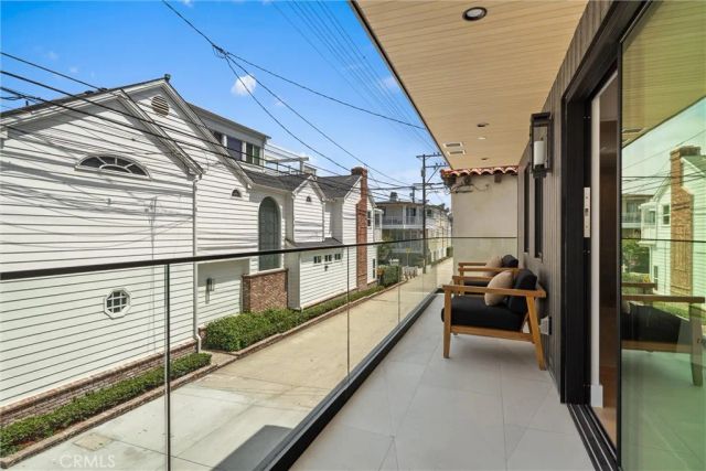 409 Crest Drive, Manhattan Beach, CA 90266