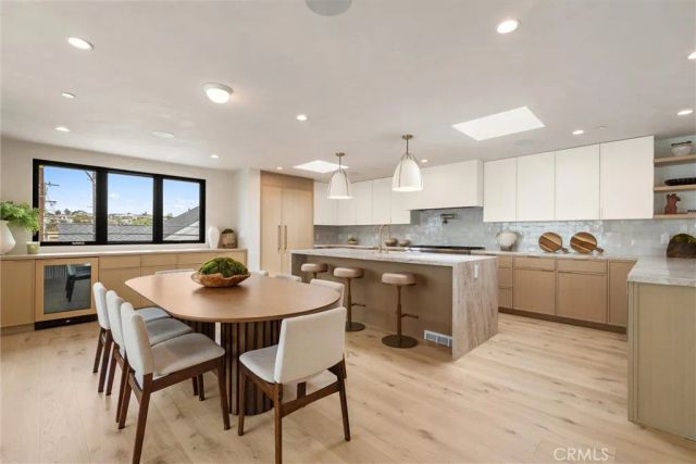 409 Crest Drive, Manhattan Beach, CA 90266