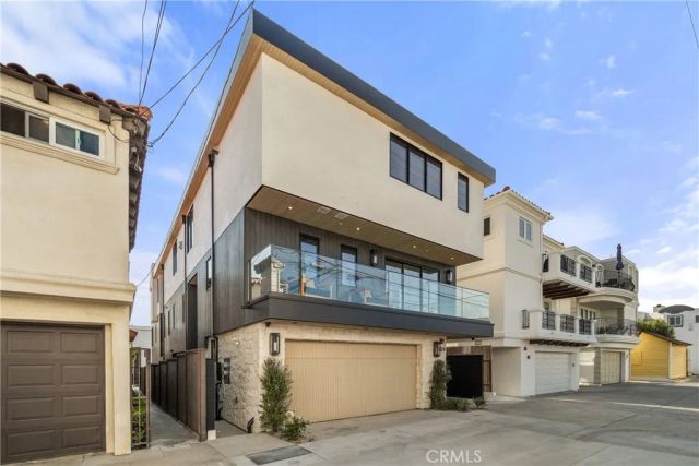 409 Crest Drive, Manhattan Beach, CA 90266