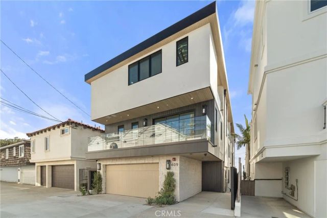 409 Crest Drive, Manhattan Beach, CA 90266