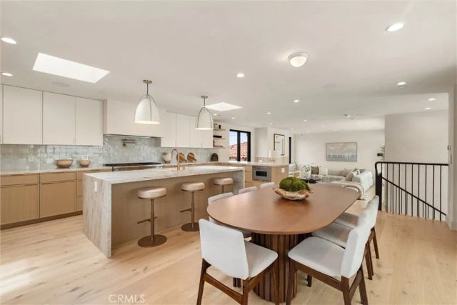 409 Crest Drive, Manhattan Beach, CA 90266