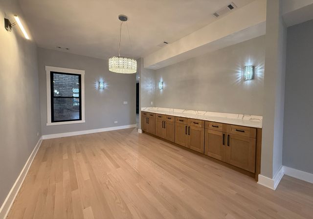 2839 W Monroe Street, Chicago, IL 60612