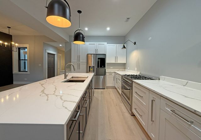 2839 W Monroe Street, Chicago, IL 60612