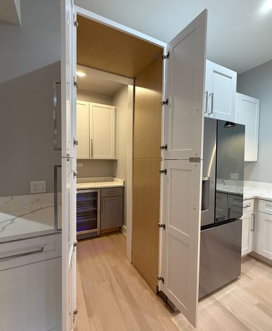 2839 W Monroe Street, Chicago, IL 60612