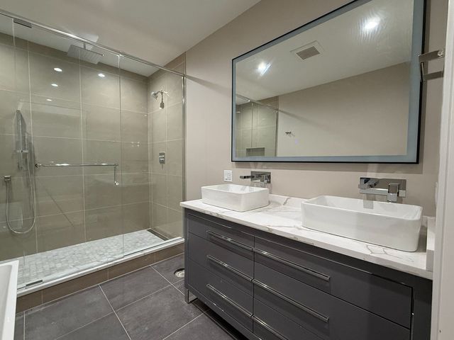 2839 W Monroe Street, Chicago, IL 60612