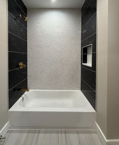 2839 W Monroe Street, Chicago, IL 60612