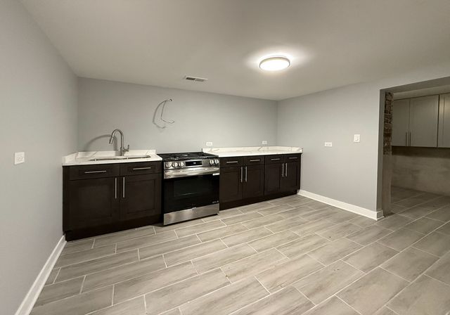 2839 W Monroe Street, Chicago, IL 60612