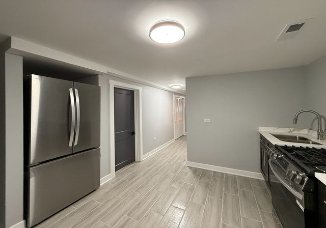 2839 W Monroe Street, Chicago, IL 60612