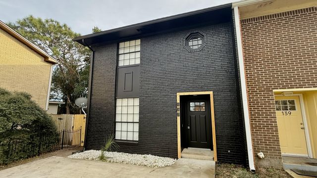 137 Valencia Drive, Fort Walton Beach, FL 32547