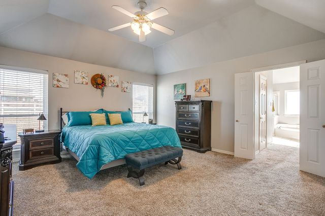 801 Creek Hollow Lane, Fort Worth, TX 76131