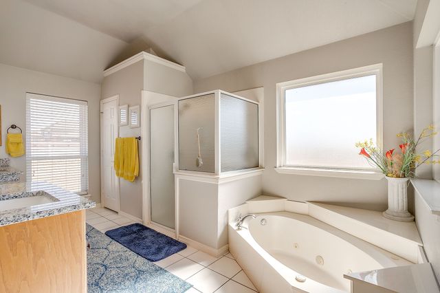 801 Creek Hollow Lane, Fort Worth, TX 76131