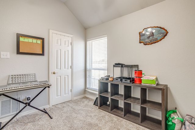 801 Creek Hollow Lane, Fort Worth, TX 76131