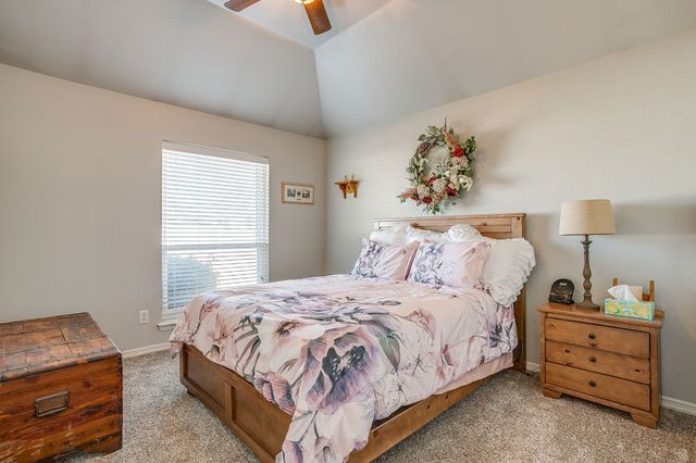 801 Creek Hollow Lane, Fort Worth, TX 76131