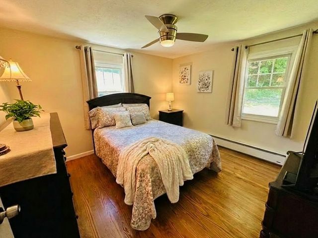 170 Treetop Ave, Springfield, MA 01118