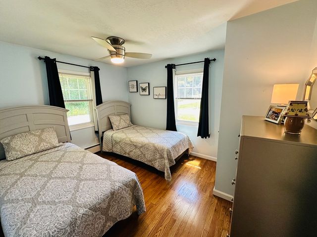 170 Treetop Ave, Springfield, MA 01118