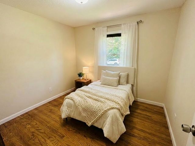 170 Treetop Ave, Springfield, MA 01118