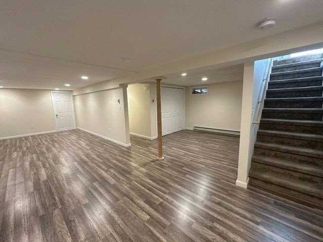 170 Treetop Ave, Springfield, MA 01118