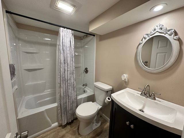 170 Treetop Ave, Springfield, MA 01118