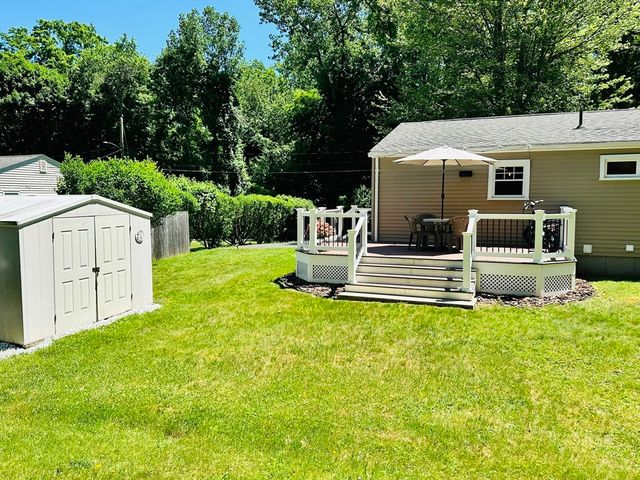 170 Treetop Ave, Springfield, MA 01118