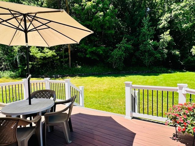 170 Treetop Ave, Springfield, MA 01118