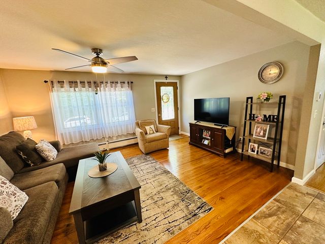 170 Treetop Ave, Springfield, MA 01118