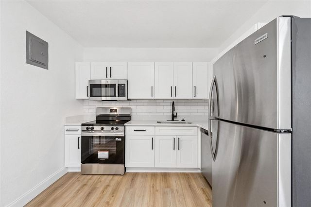 1402 S LEE AVENUE, Orlando, FL 32805