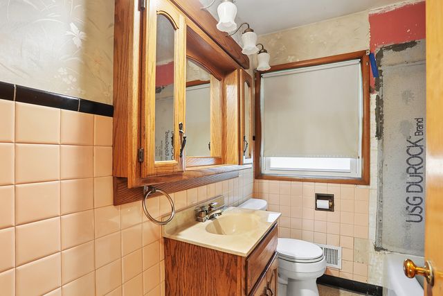 3106 Fairview Avenue, South Chicago Heights, IL 60411
