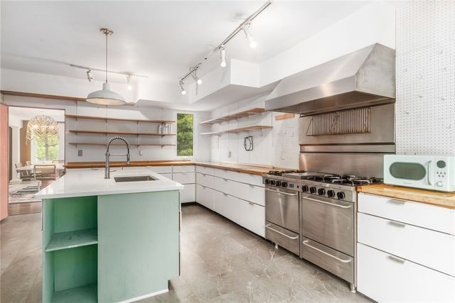504 Phillips Street, Yellow Springs Vlg, OH 45387