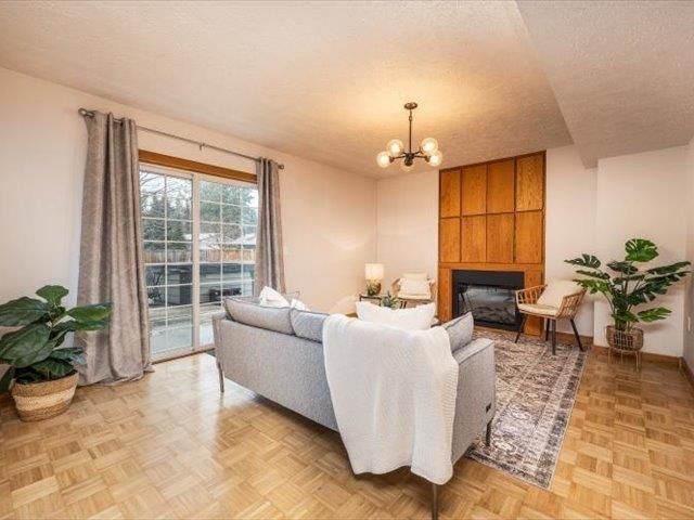 621 W Teal Ave, Spokane, WA 99218