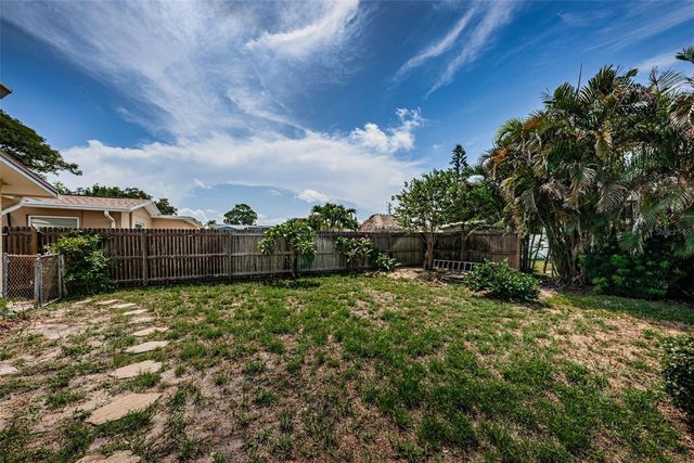 13940 87TH AVENUE, Seminole, FL 33776