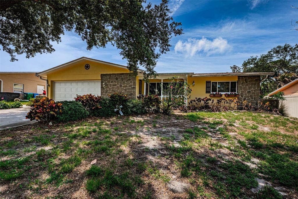 13940 87TH AVENUE, Seminole, FL 33776