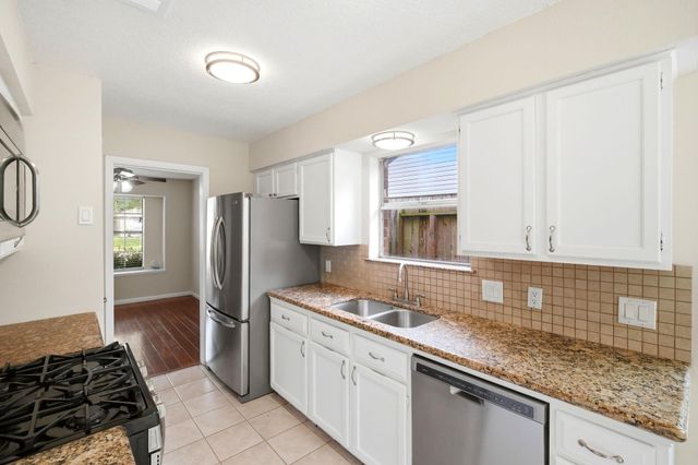 18607 Hiddenbay Way, Spring, TX 77379