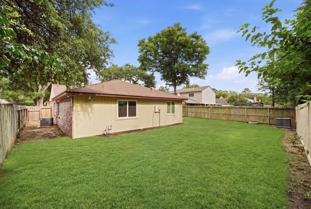 18607 Hiddenbay Way, Spring, TX 77379