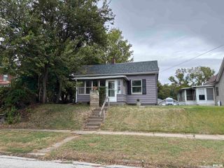 1613 14TH Avenue, Moline, IL 61265