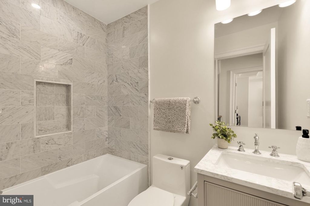 7920 16TH ST NW, Washington, DC 20012