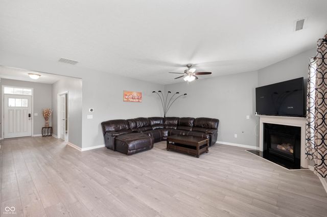 1312 Donald Pass, Greenwood, IN 46143