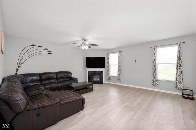 1312 Donald Pass, Greenwood, IN 46143