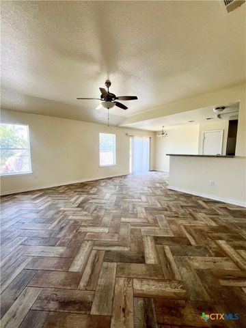 515 E Walker Avenue, Temple, TX 76501